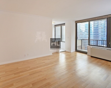 East 57th Street - Photo Thumbnail 1