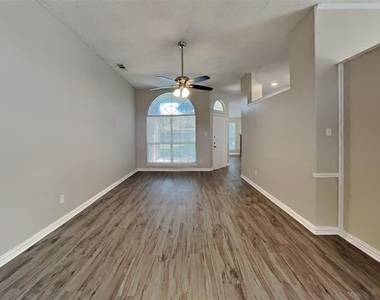 2222 Edinburgh Street - Photo Thumbnail 4