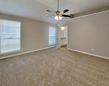2222 Edinburgh Street - Photo Thumbnail 9