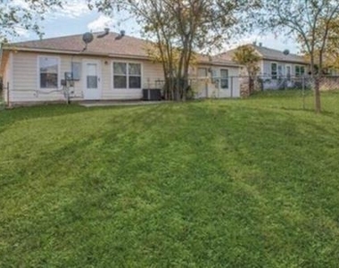 8124 Marydean Avenue - Photo Thumbnail 11