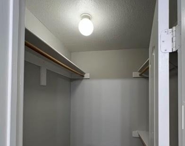 8124 Marydean Avenue - Photo Thumbnail 9