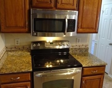 109 Summer Place Drive - Photo Thumbnail 5