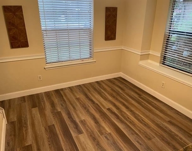 109 Summer Place Drive - Photo Thumbnail 2