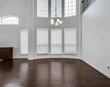 13225 Courtney Drive - Photo Thumbnail 5