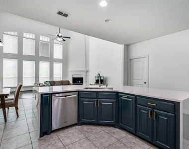 13225 Courtney Drive - Photo Thumbnail 16