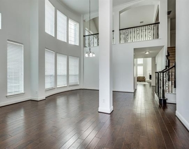 13225 Courtney Drive - Photo Thumbnail 3