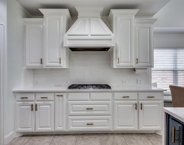 13225 Courtney Drive - Photo Thumbnail 13