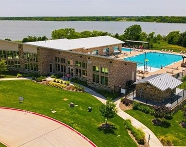 2157 Olivereta Drive - Photo Thumbnail 11