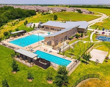 2157 Olivereta Drive - Photo Thumbnail 13