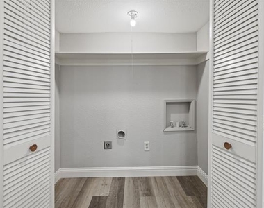 3939 Branch Hollow Drive - Photo Thumbnail 15