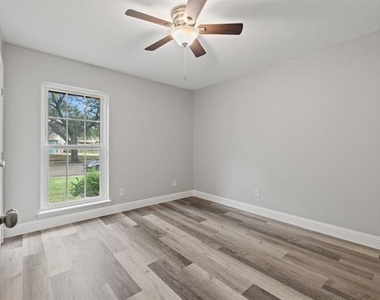 3939 Branch Hollow Drive - Photo Thumbnail 6