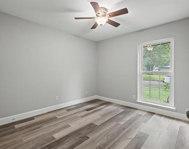 3939 Branch Hollow Drive - Photo Thumbnail 11