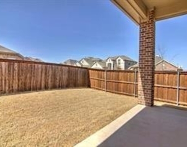 2417 Griffith Park Drive - Photo Thumbnail 19