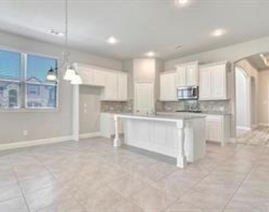 2417 Griffith Park Drive - Photo Thumbnail 7