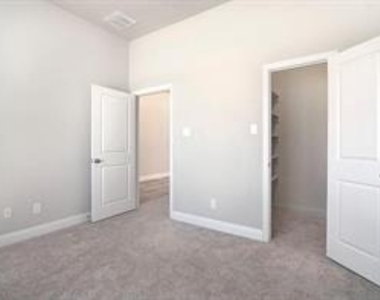 2417 Griffith Park Drive - Photo Thumbnail 18