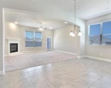 2417 Griffith Park Drive - Photo Thumbnail 4