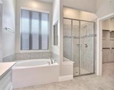 2417 Griffith Park Drive - Photo Thumbnail 13