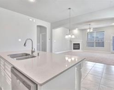 2417 Griffith Park Drive - Photo Thumbnail 10
