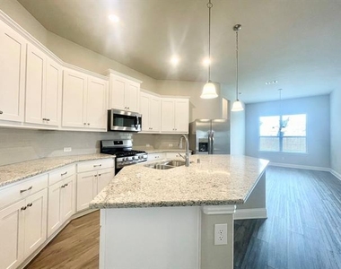 3002 Pronghorn Drive - Photo Thumbnail 10