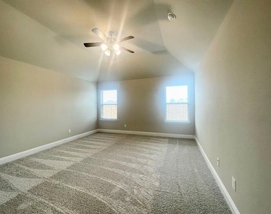 3002 Pronghorn Drive - Photo Thumbnail 12