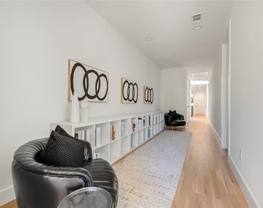 2324 Kirby Street - Photo Thumbnail 9