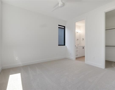 2324 Kirby Street - Photo Thumbnail 13