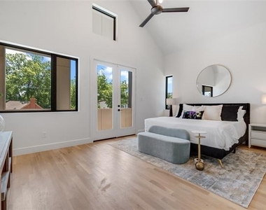 2324 Kirby Street - Photo Thumbnail 10