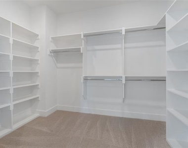 2324 Kirby Street - Photo Thumbnail 14