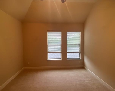 2410 Knight Street - Photo Thumbnail 21