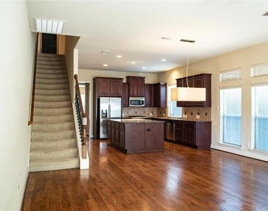 2410 Knight Street - Photo Thumbnail 9