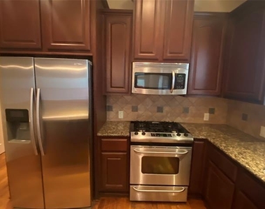 2410 Knight Street - Photo Thumbnail 7