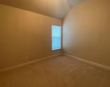 2410 Knight Street - Photo Thumbnail 16