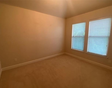 2410 Knight Street - Photo Thumbnail 20