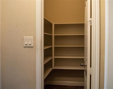 2410 Knight Street - Photo Thumbnail 10