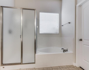 1901 Templegate Drive - Photo Thumbnail 13