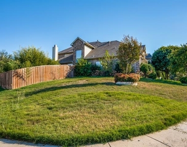 1901 Templegate Drive - Photo Thumbnail 22