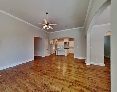 729 Royal Minister Boulevard - Photo Thumbnail 2