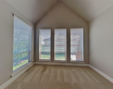 729 Royal Minister Boulevard - Photo Thumbnail 7