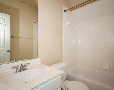 907 Mustang Ridge Drive - Photo Thumbnail 17