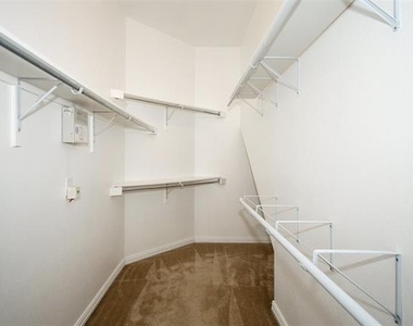 907 Mustang Ridge Drive - Photo Thumbnail 11