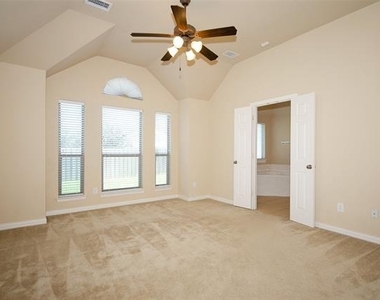 907 Mustang Ridge Drive - Photo Thumbnail 10