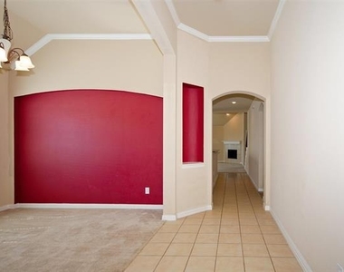907 Mustang Ridge Drive - Photo Thumbnail 3
