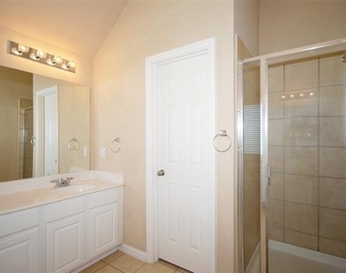 907 Mustang Ridge Drive - Photo Thumbnail 14