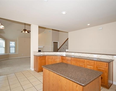 907 Mustang Ridge Drive - Photo Thumbnail 7