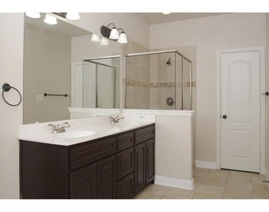 1821 Cortez Lane - Photo Thumbnail 14