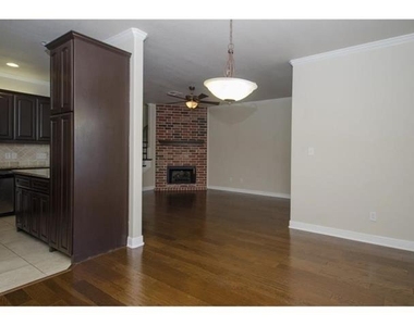 1821 Cortez Lane - Photo Thumbnail 7