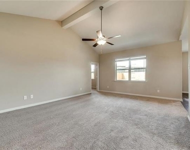 228 Ryan Street - Photo Thumbnail 5