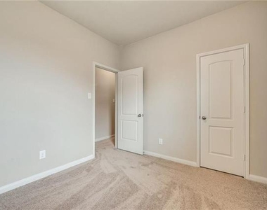 228 Ryan Street - Photo Thumbnail 8