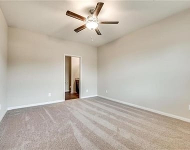 228 Ryan Street - Photo Thumbnail 17