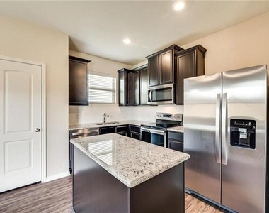 228 Ryan Street - Photo Thumbnail 13